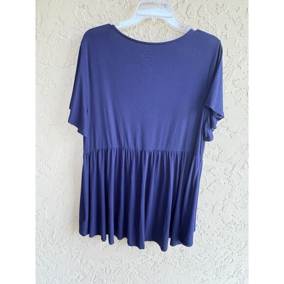 Torrid Navy Blue Design Trim V-Neck Short SL Baby Doll Womens Sz 2 Large Blouse - Picture 6 of 9